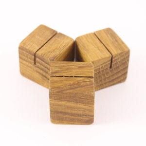 Set di 10 20 30 portacarte in legno di quercia con olio di lino / Portanumeri in rovere / Piccoli portacarte / Porta targhette con nome / Porta carte da tavolo