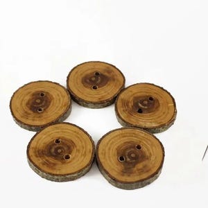 Lot de 10 boutons en bois. boutons en bois naturel. boutons rustiques. boutons en bois naturel. Artisanat de boutons en bois