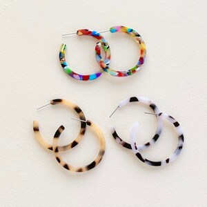 Tortoise Hoops/ 1.6” Thin Hoop/ Tortoise Shell Earrings/ Rainbow Tortoise/ Lightweight Hoops/ Acrylic Earrings