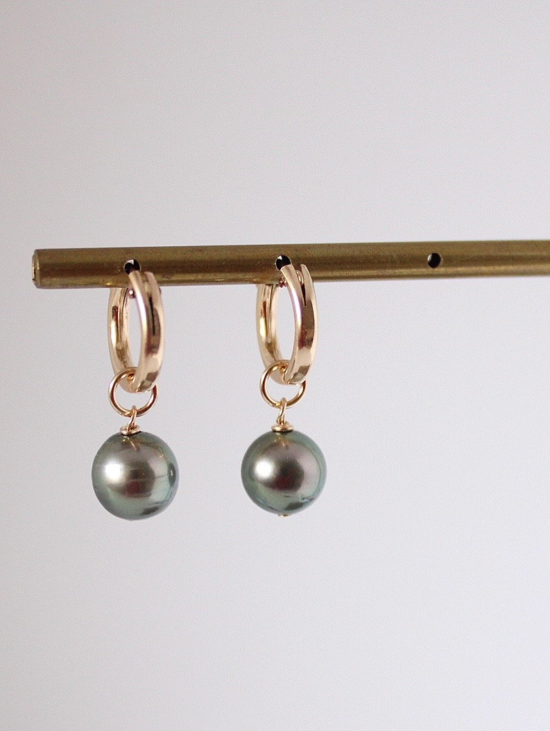 ANU hoop w/  Tahitian Pearl