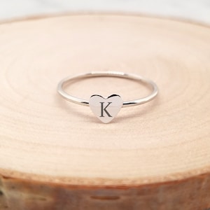 Heart Initial Ring Personalized Heart Letter Ring Dainty Ring Sterling Silver Stacking Ring Custom Monogram Ring 画像 1