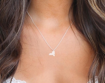 14k & Rhodium Cut-out New York Skyline In Apple Pendant 14k & Rhodium Cut-out New York Skyline In Apple Pendant