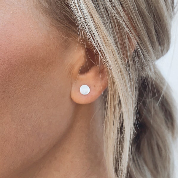 Circle Stud Earrings • Minimalist Earrings • Circle Earrings • Dot Earrings • Dainty Earrings