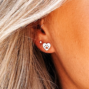 Heart Paw Print Earrings • Paw Print Earrings • Sterling Silver Paw Print Earrings • Dainty Stud Earrings • Dog Paw Earrings • Dog Earrings