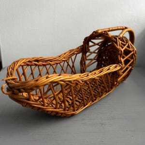 Very Beautiful retro rattan wine bottle holder