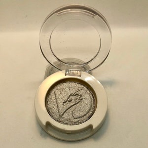 Vivienne Handmade Mineral Pressed 26mm Eye Shadow image 3