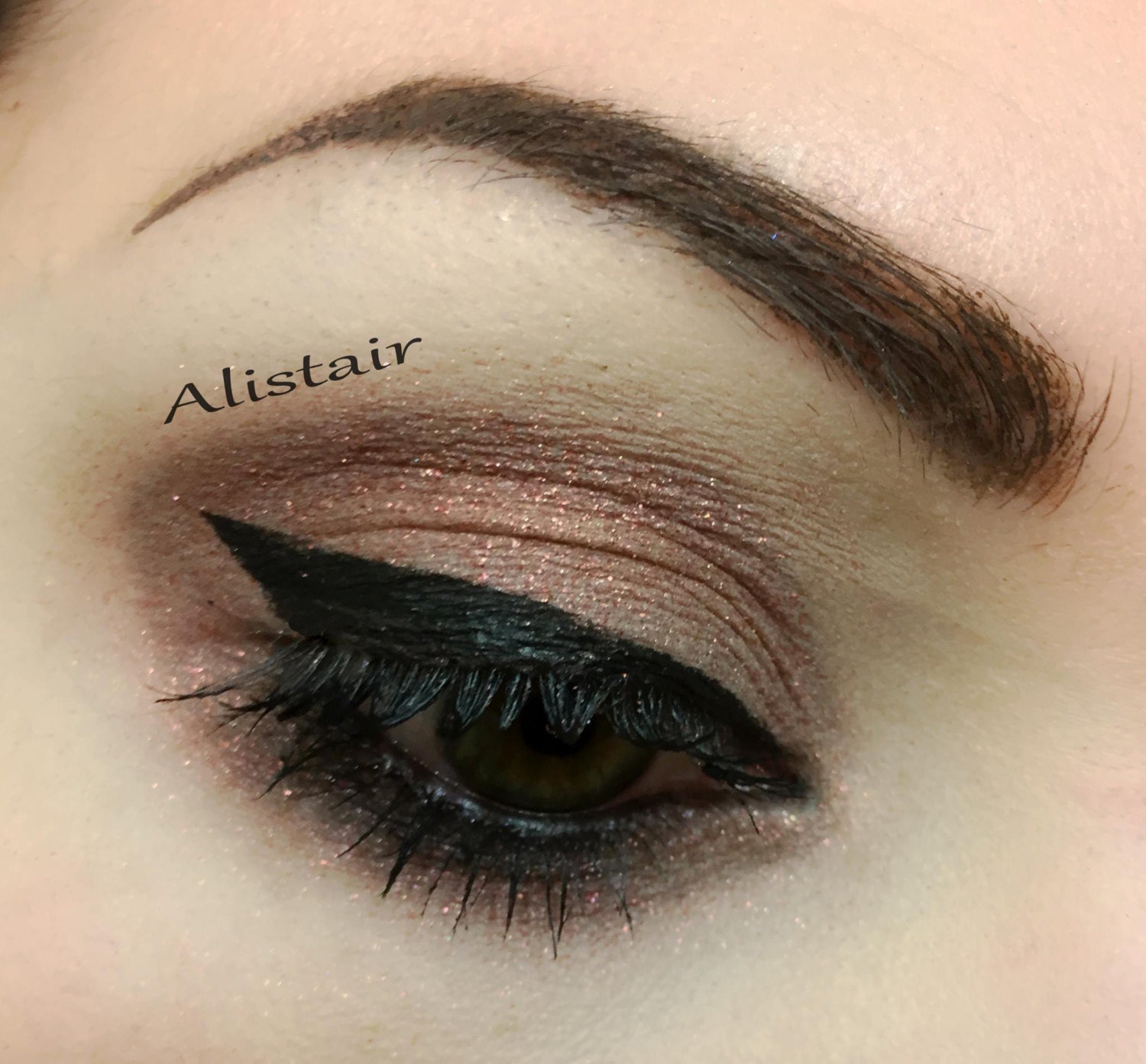 Alistair - Handmade Mineral Pressed 26mm Eye Shadow