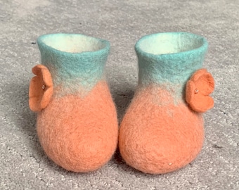 BY ORDER Baby booties Handmade Felted Merino wool Baby shower gift Girls slippers Boys slippers Handmade slippers Warm booties Baby shoes