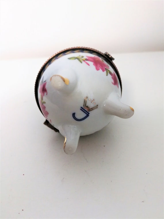Egg-Shaped Porcelain Trinket Box black Edging German porcelain egg shape trinket box Jewelry Holderdesign JW White with butterfly Motifs