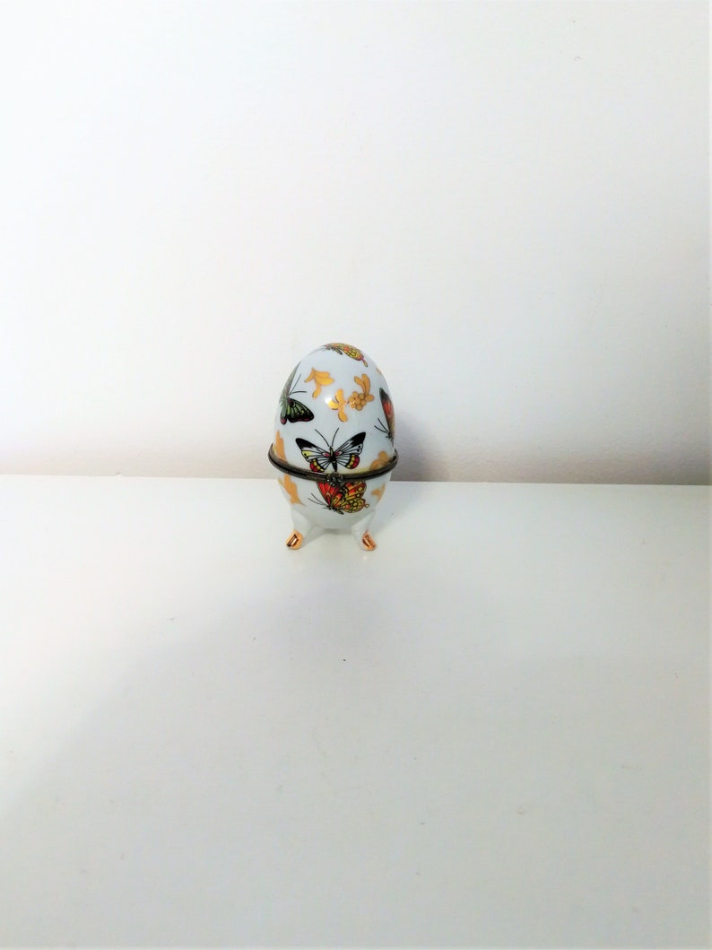 Egg-Shaped Porcelain Trinket Box black Edging German porcelain egg shape trinket box Jewelry Holderdesign JW White with butterfly Motifs