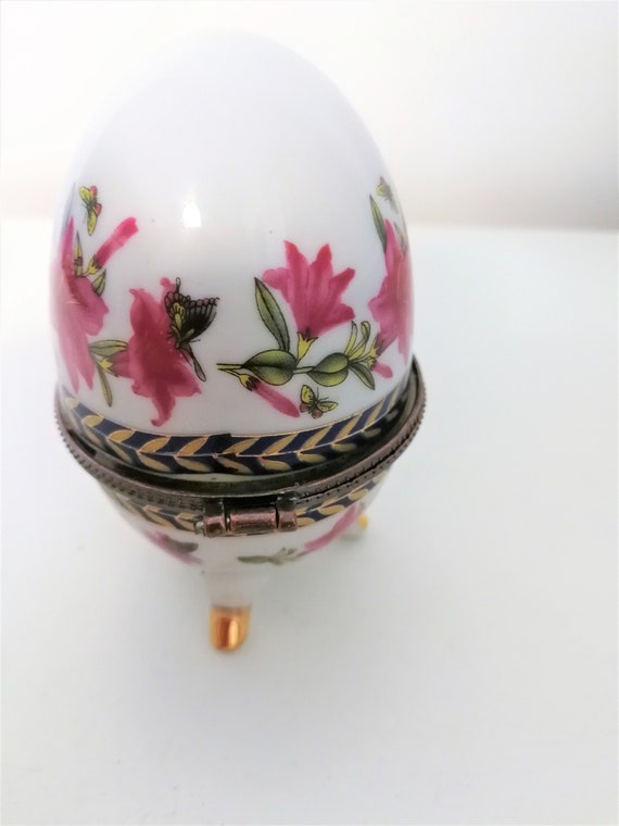 Egg-Shaped Porcelain Trinket Box black Edging German porcelain egg shape trinket box Jewelry Holderdesign JW White with butterfly Motifs