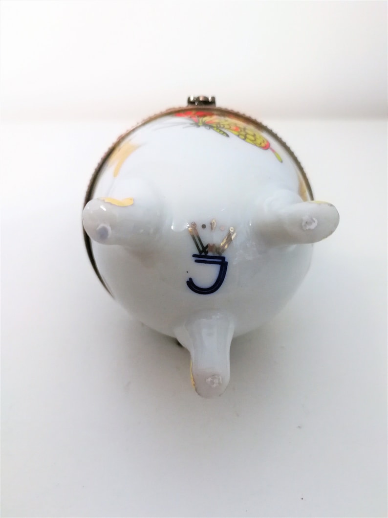 Egg-Shaped Porcelain Trinket Box black Edging German porcelain egg shape trinket box Jewelry Holderdesign JW White with butterfly Motifs