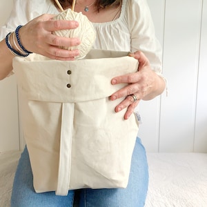 Stickpresent - Stor stick-/garnpåse. Organisator i ekologisk bomullscanvas för stickning och virkning. Bärbar, miljövänlig present till stickare!