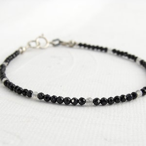 Black spinel bracelet, delicate bracelet, delicate bracelet, black gemstones, 925 silver sterling silver