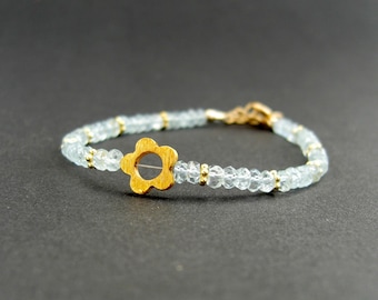 Fine aquamarine bracelet with flower, gold-plated, vermeil