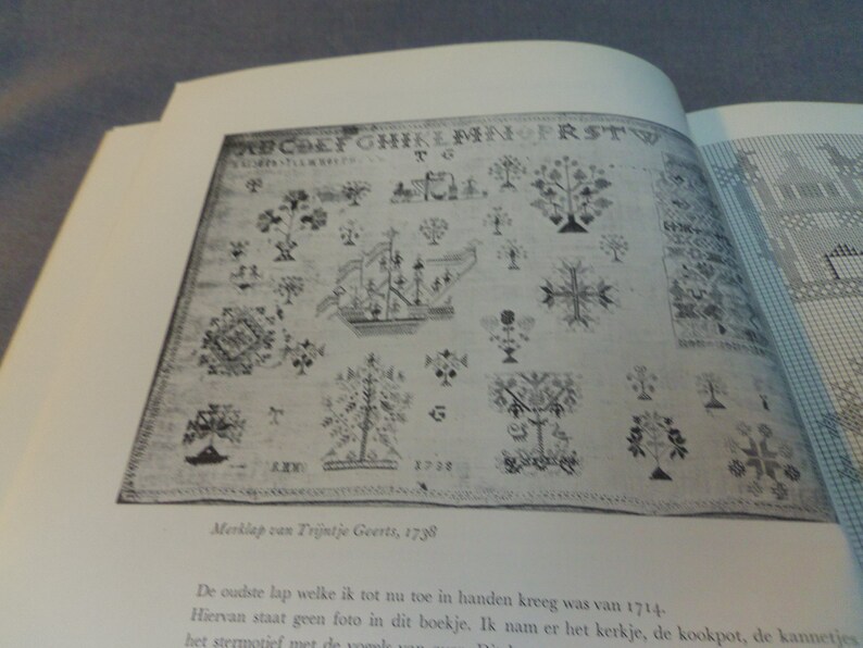 Cross Stitch Pattern Book Samplers Dutch Language Undated but circa 1970s or 80s Merklappen