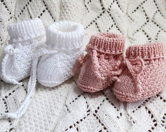 Easy knit baby booties.Knitted summer cotton booties.Knitted baby shoes.Baby Announcement.Baby booties knit clothes go home gift.Unisex
