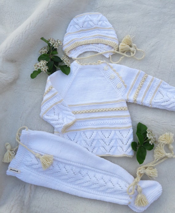 unisex knitted baby clothes