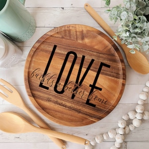 Individuell gravierte Acacia Lazy Susan - Love Builds A Better Home