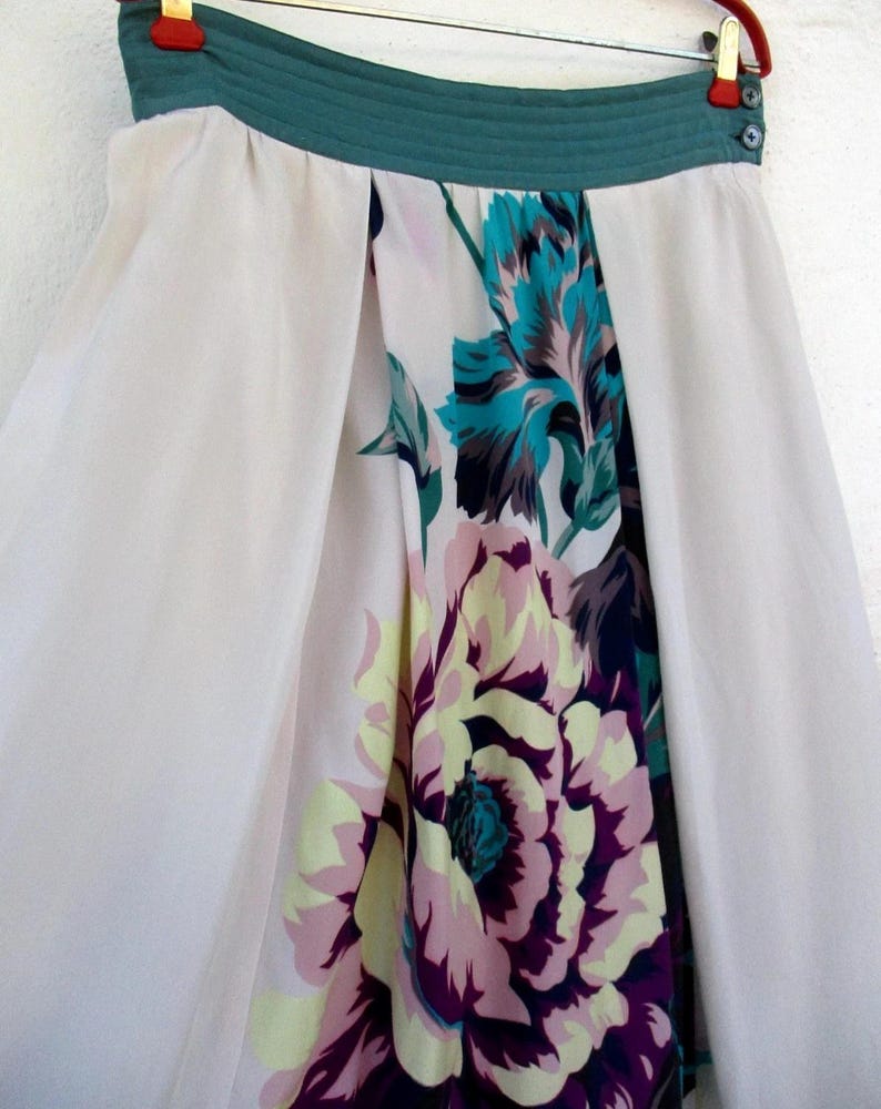 Large Red Button Clicker Vintage Designer Skirt With Matching Scarf - Pancaldi - Pure Silk ...