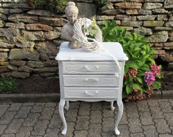 Kleine Original Schippendale Kommode - Shabby - Landhausmöbel - überarbeitet - schönes Einzelstück - trendiges Möbel -