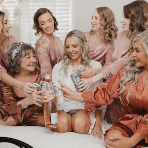 Bridesmaid Robes, Wedding Robes, Gift for Bridesmaid, Custom Robes, Maid of honor Gift, Getting Ready Robes, Pink Robes
