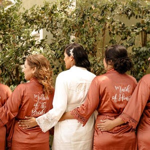 Bridesmaid Robes Set of 4,5,6,7,8,9,10,11,12,13,14,15, Silk Bridesmaid Robes, Bridesmaid Gift, Bridal Robes, Wedding Robes, Lace Satin Robes zdjęcie 12