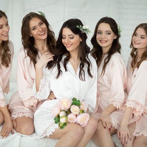 Bridesmaid Robes Set of 4,5,6,7,8,9,10,11,12,13,14,15, Silk Bridesmaid Robes, Bridesmaid Gift, Bridal Robes, Wedding Robes, Lace Satin Robes zdjęcie 18