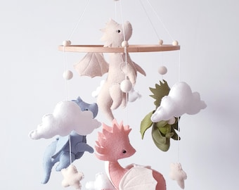 Mobile bébé dragon : décoration de chambre en feutre faite main