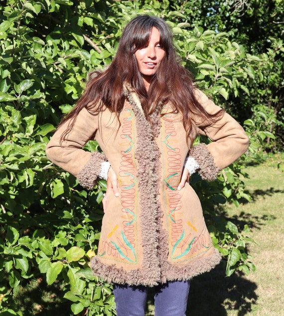 Vintage 1960s Embroidered Hooded Afghan Coat Jack… - image 1