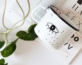 Émail tasse Camping Mug tasse peinte à la main tasse à café Unique aventure Mug Enamelware minimaliste Mug oeil Mug oeil Illustration cadeau Unique