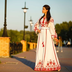 Vestido de novia de lino bordado floral, Kaftan de manga larga, Boho Vyshyvanka
