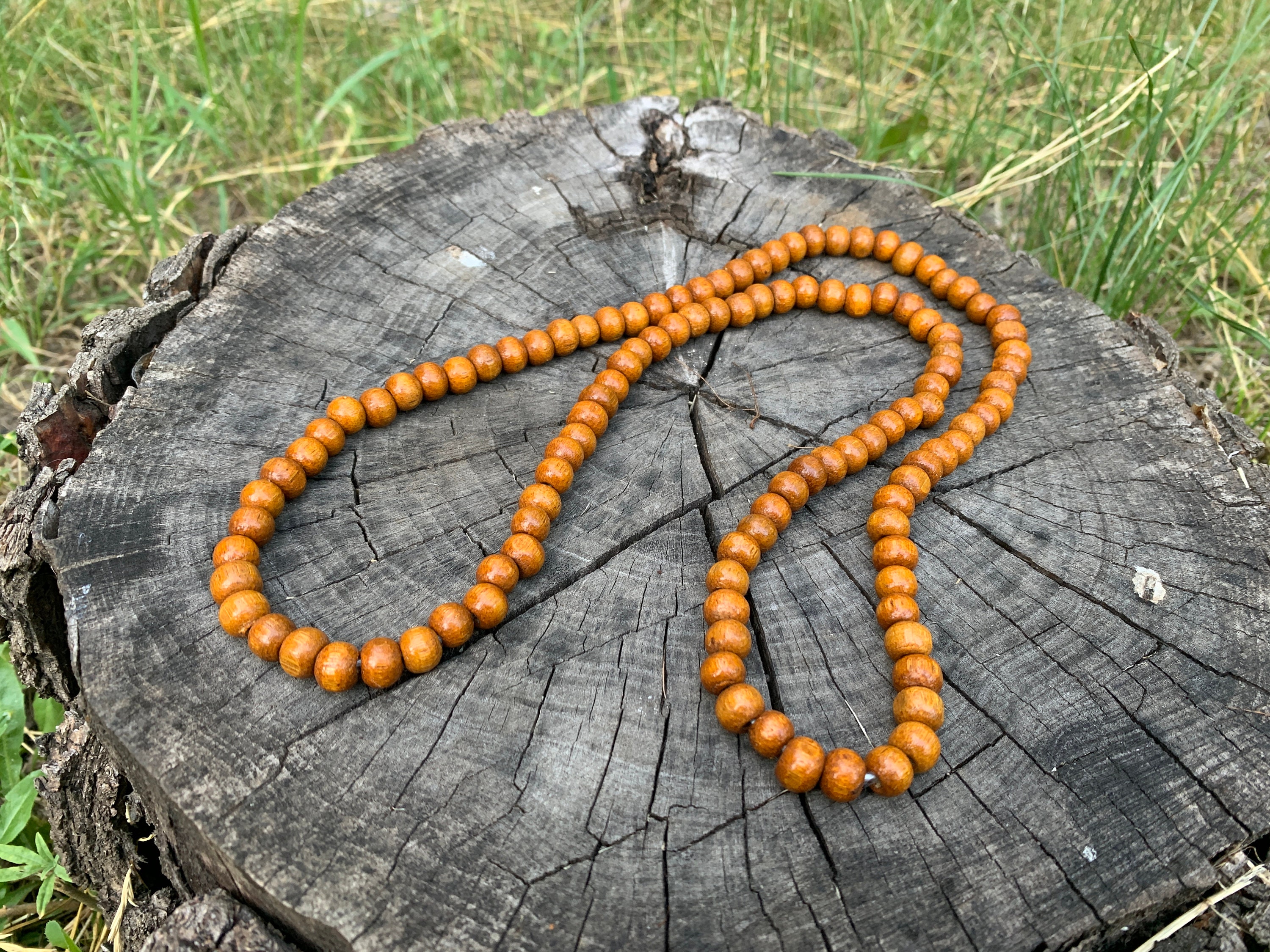 Handmade Long Wooden Bead Necklace - Ethnic Boho Hippy Accessory For Men And Women In Ivory, Brown And Burgundy - UK - Foto 4