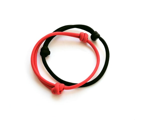 Amazon.com: Paracord Slip Knot Bracelet Gift. Adjustable Blue String with  Knots. Survival Rope No Buckle Bracelet. One Color Paracord Men's Wrap. 4  mm : Handmade Products
