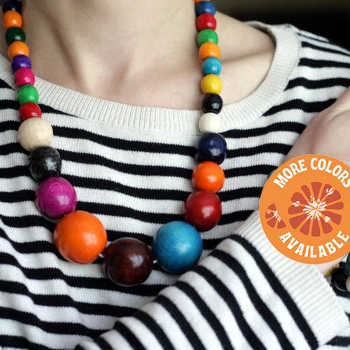 Grand collier de perles fait main pour femme, gros collier de perles, collier de perles de bois moderne, grand collier de grosses perles en bois gradué