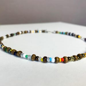 Delicate choker made of wooden beads and Czech beads
