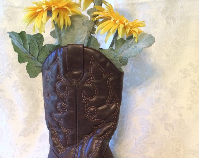 Cowboy Boot Centerpiece, Boot Vase With Flowers, Rustic Wedding