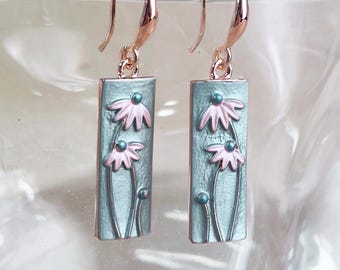 Kolczyki wiszące Boho Flower Portrait • Kolczyki wiszące w kształcie prostokąta w kolorze różowego złota • Boho Chic Pink & Blue Floral Gift • Wyjątkowy prezent na Dzień Matki