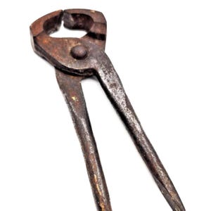 Vintage PS & W Blacksmith Farrier Claw Nail Pullers Pliers 6 " Long Cast Iron