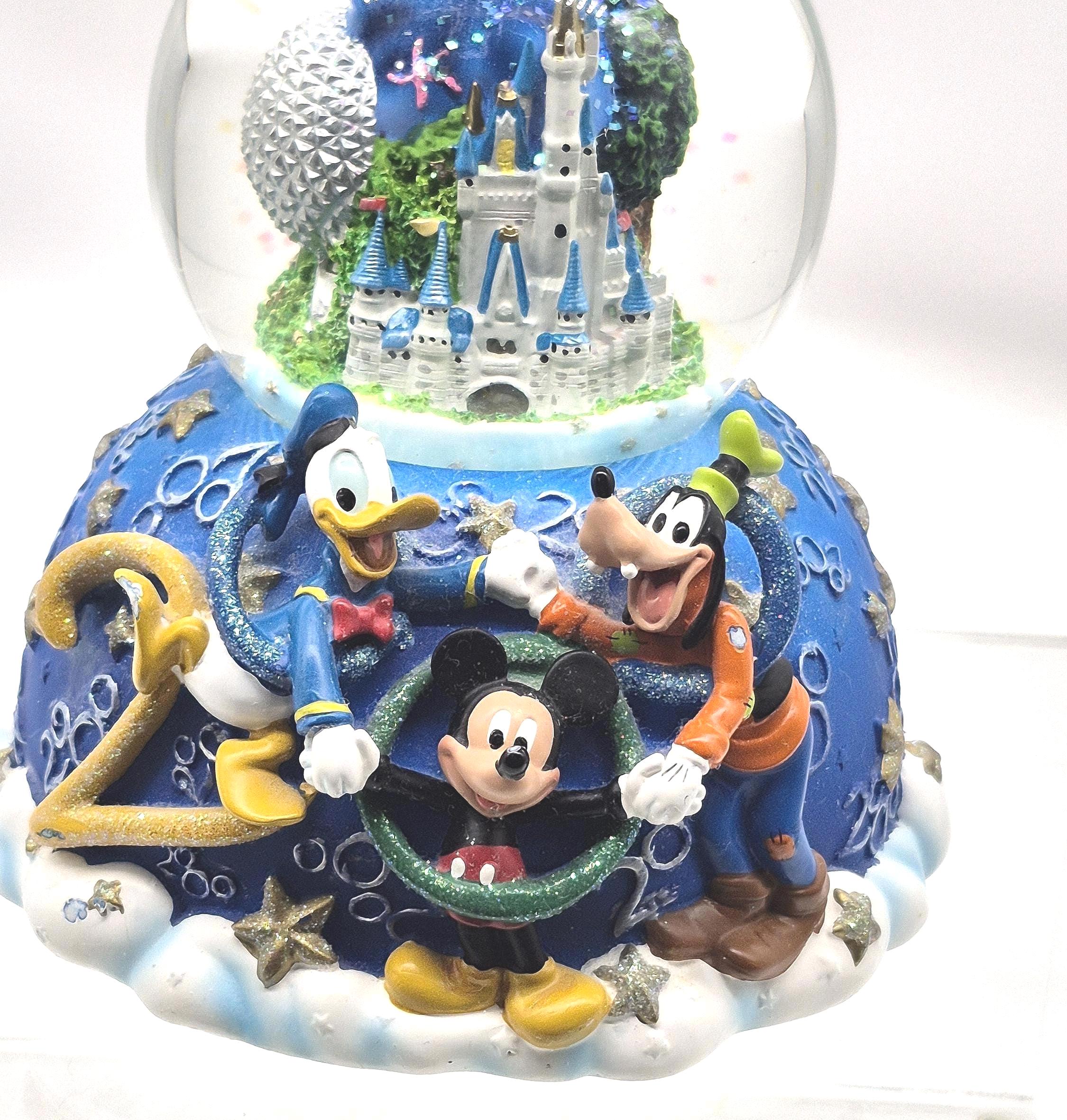 Donald Duck Snow Globe - Etsy