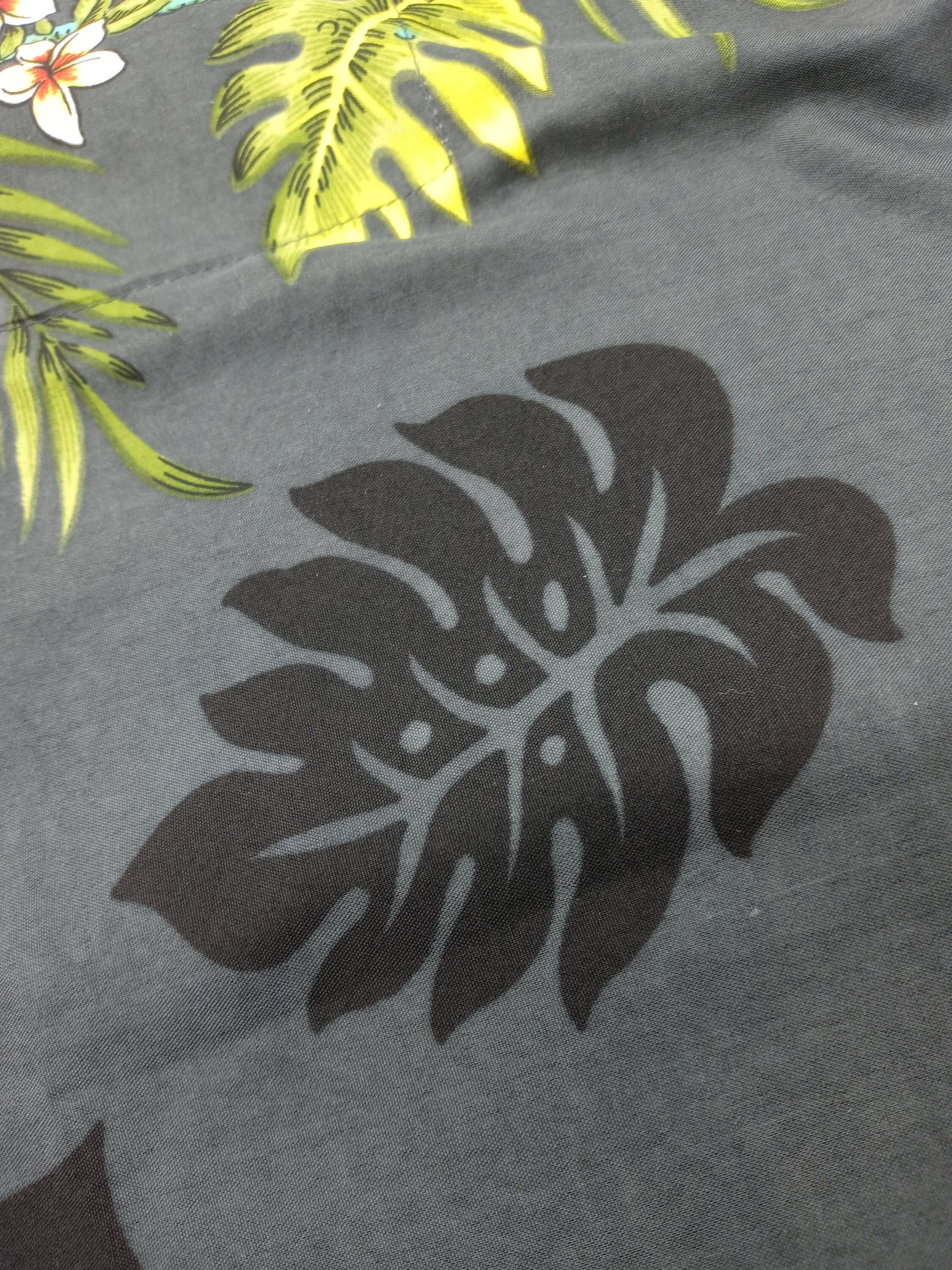 Hawaiian Aloha Shirt Black Button Down Terivoile Fabric Medium Single