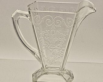 Depressieglas Lorain mand creamer geperst bloemdessin glas 4,5" hoog
