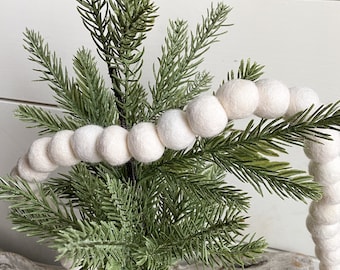 Off-White 50 ct 2cm Felt Ball Garland - Pom Pom - FREE SHIPPING over 16 USA | Bunting | Holiday Garland