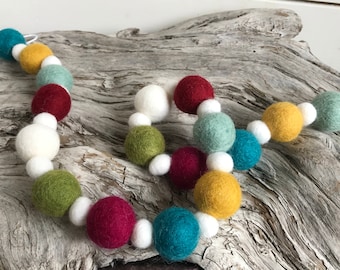 Vintage Bulbs - multi size Felt Ball Garland - 1cm and 2cm Felt Balls - Christmas Garland - FREE SHIPPING USA | Pom Pom | Bunting