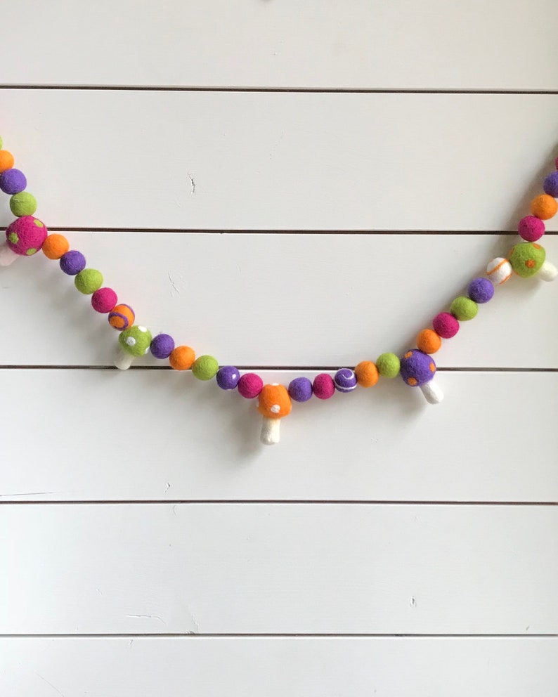 Bunting FREE SHIPPING over 16 USA Autumn Pom Pom Harvest Halloween Princess Toad Soup Mushroom Toadstool Felt Ball Garland