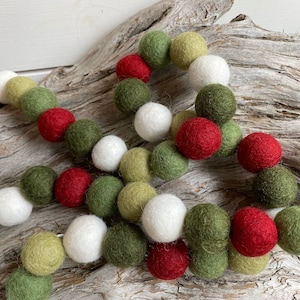 Holly Berry - 2cm M Felt Ball Garland or Loose Pack - Pom Pom  | Bunting | Holiday Garland | Pom Pom