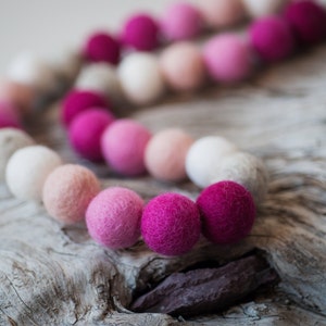 Valentine Ombre, 2cm 25 or 50ct Felt Ball Garland or Loose Pack - Pom Pom - FREE SHIPPING USA | Bunting