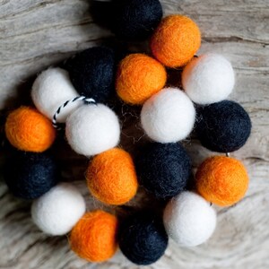 Classic Boo - 2cm Felt Ball Garland or Loose Pack - Pom Pom  | Bunting | Halloween | Fall