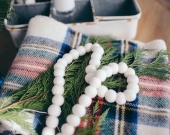 Snowdrift - 2cm White Felt Ball Garland or Loose Pack - Pom Pom  | Bunting | Holiday Garland