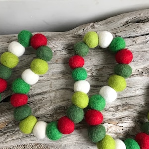 Hip Evergreen Christmas - 2cm Felt Ball Garland or Loose Pack - Pom Pom - FREE SHIPPING over 16 USA | Bunting | Holiday Garland